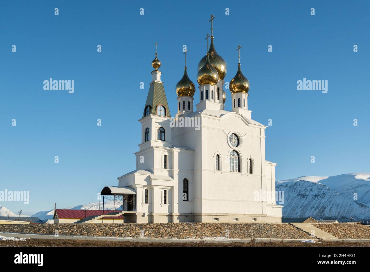 Egvekinot, Region Tschukotski, Russland - 16. Oktober 2021: Fassade eines christlichen Tempels. Stockfoto