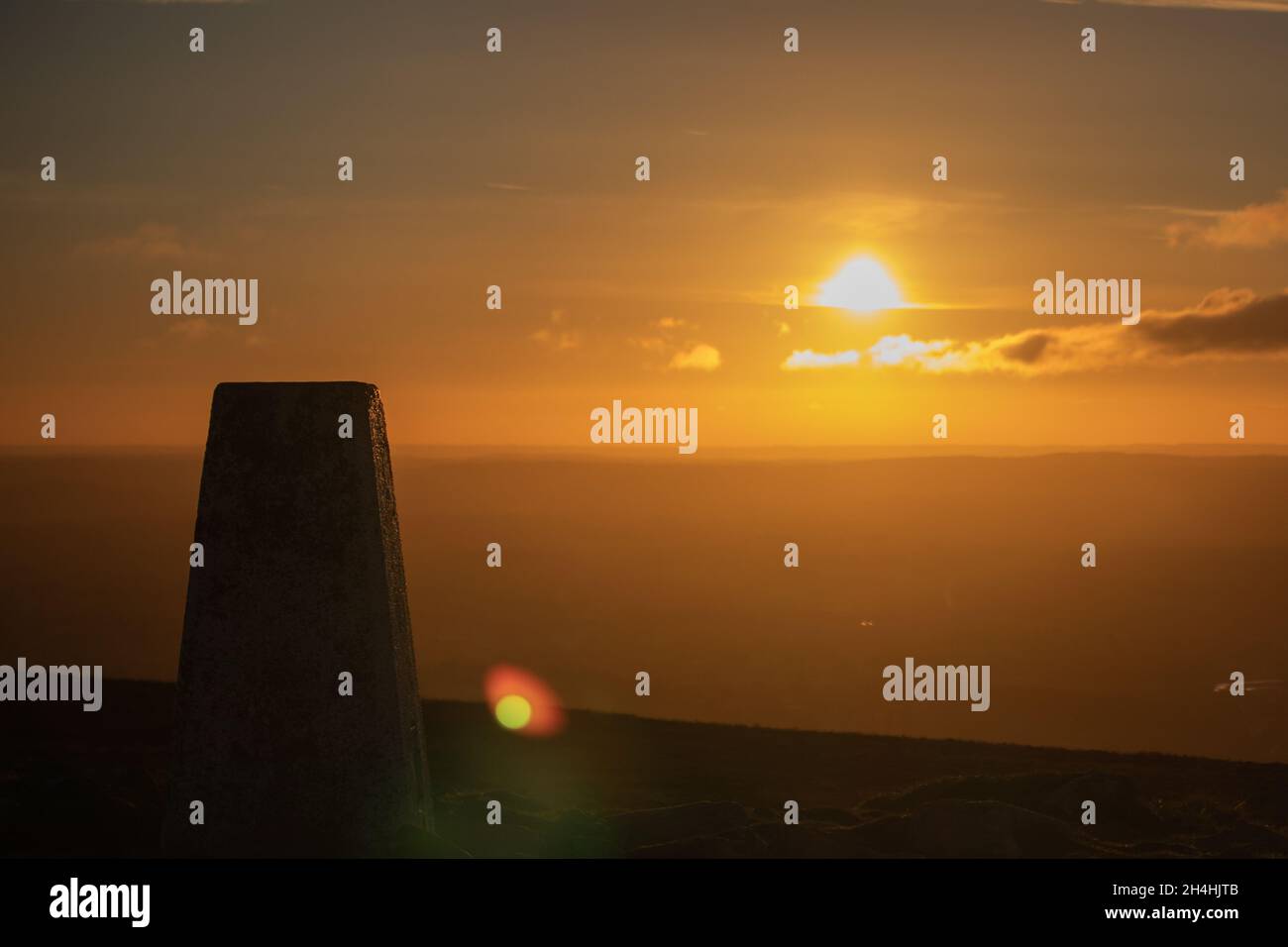 Sonnenaufgang am Triangulationspunkt Stockfoto