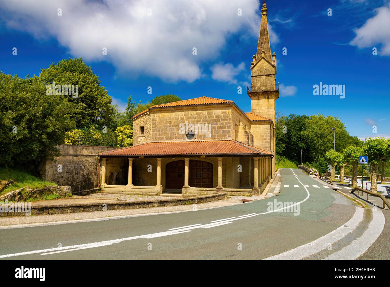 Blick auf das Heiligtum unserer Lieben Frau von Guadalupe, Hondarribia, Euskadi, Spanien Stockfoto