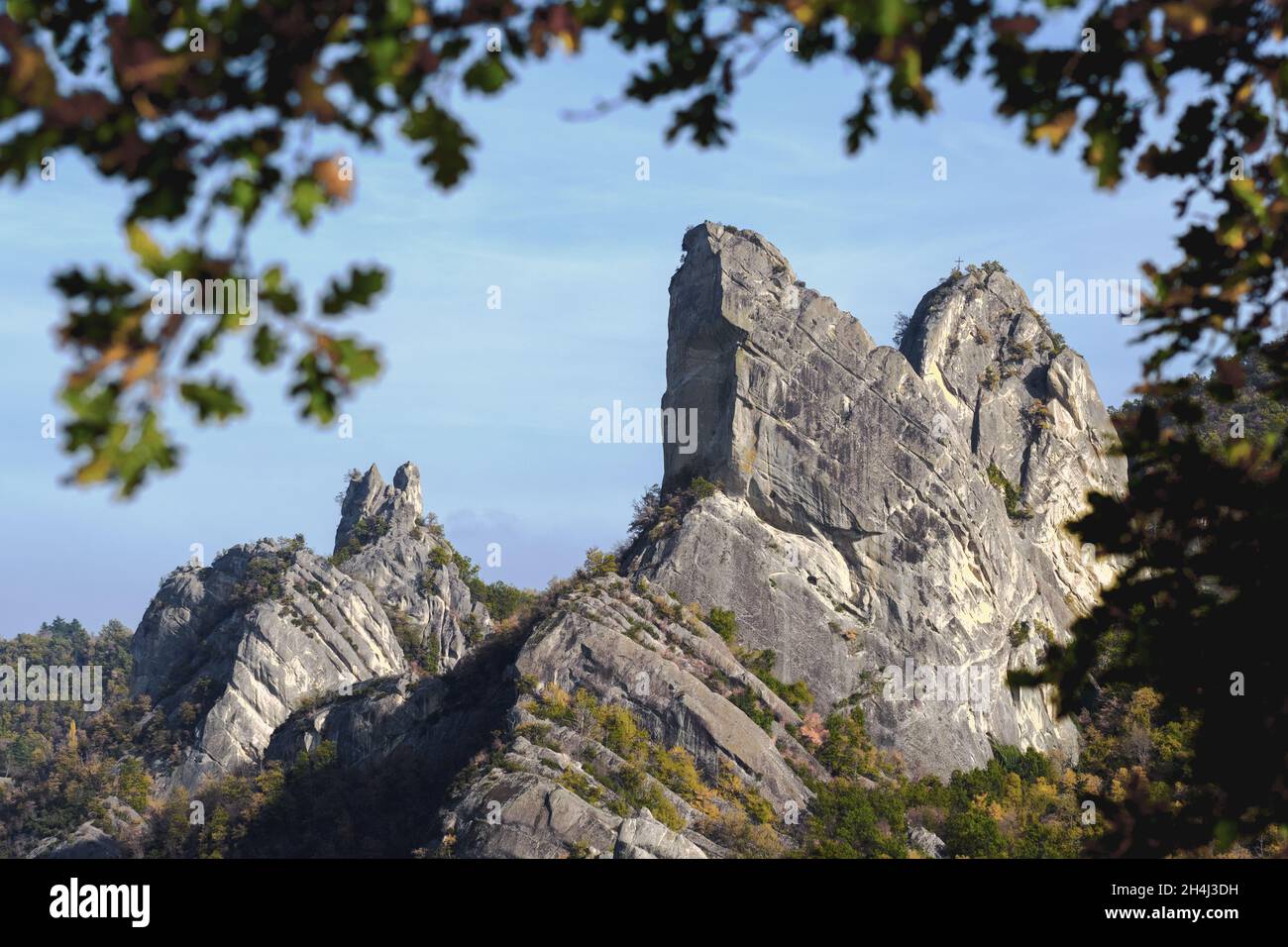 Schöne Aussicht auf den Regionalpark Sassi di Roccamalatina Guiglia, Italien Stockfoto