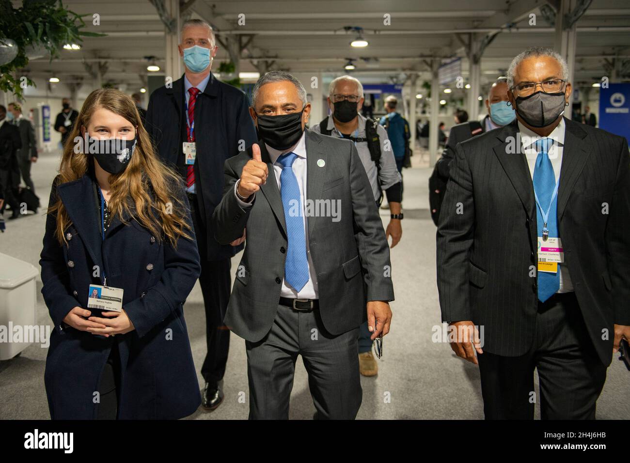 Glasgow, Schottland, Großbritannien. 2. November 2021 FOTO: (Mitte) John Antonio 'Johnny' Briceño ist ein belizischer Politiker, der seit dem 12. November 2020 der fünfte und aktuelle Premierminister von Belize und seit 2016 der Führer der Vereinigten Volkspartei ist. Er war von 2008 bis 2011 und von 2016 bis 2020 Anführer der Opposition, gesehen auf der COP26. Quelle: Colin Fisher Stockfoto