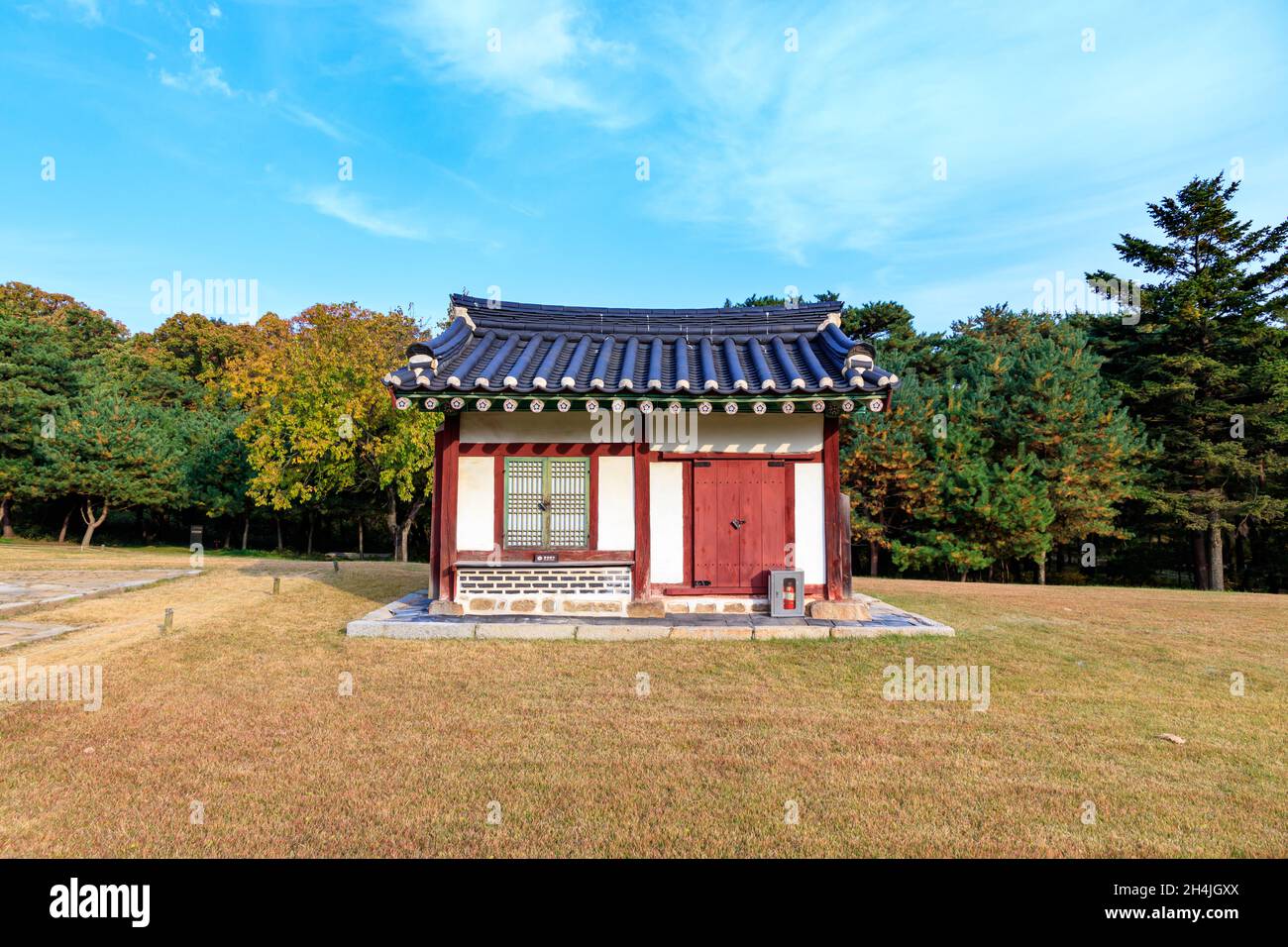 Welterbe Joseon Royal Tombs.Gimpo Jangneung. National ausgewiesene Kulturgüter. Weltkulturerbe UNESCO-Weltkulturerbe. Stockfoto