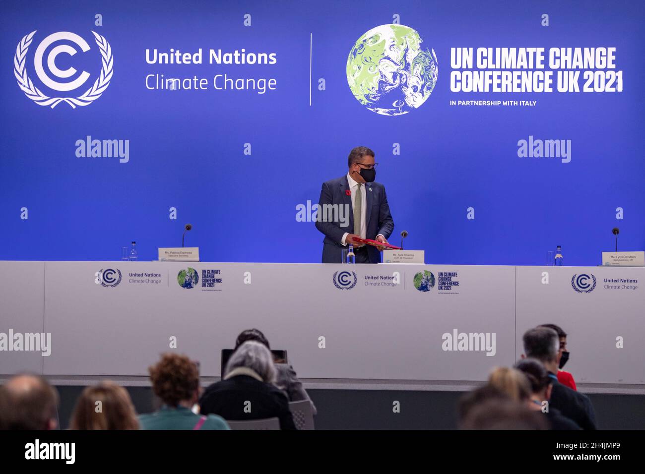 Glasgow, Schottland, Großbritannien. November 2021. IM BILD: COP26-Präsident Alok Sharma hält eine Pressekonferenz zum Thema globale Finanzen ab, um den Klimawandel zu bekämpfen und den globalen Temperatureinsatz unter einem Punkt fünf Grad zu halten. Quelle: Colin Fisher/Alamy Live News Stockfoto