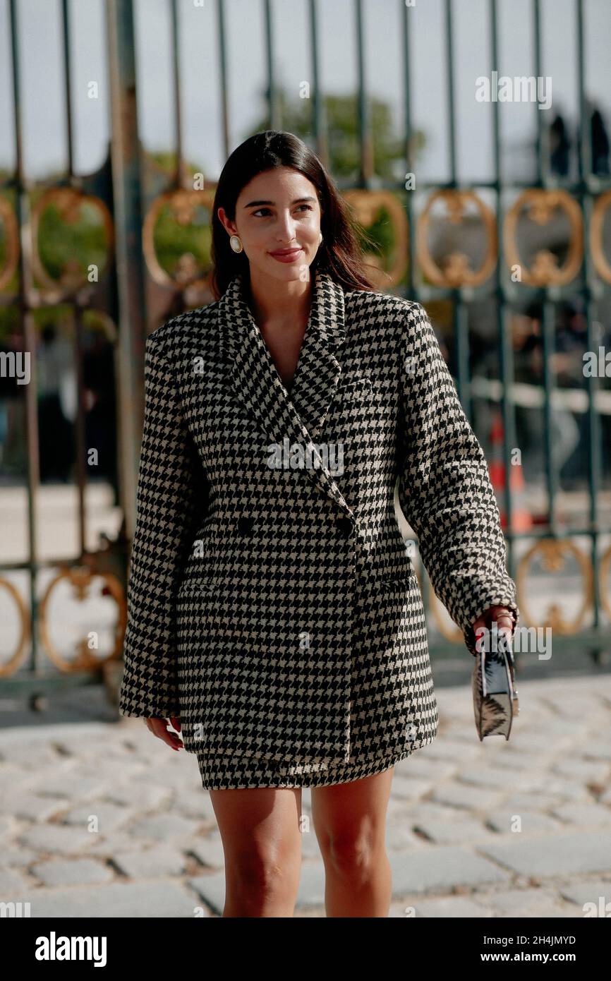 Im Stil der Straße, Bettina Looney bei der Dior Spring Summer 2022 Show, die am 28. September 2021 im Tuileries Garden, Paris, Frankreich, stattfand. Foto von Marie-Paola Bertrand-Hillion/ABACAPRESS.COM Stockfoto