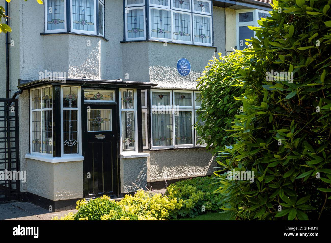 John Lennons Elternhaus - Mendip 251, Menlove Avenue, Liverpool, Großbritannien. Denkmalgeschütztes Gebäude des National Trust. Stockfoto