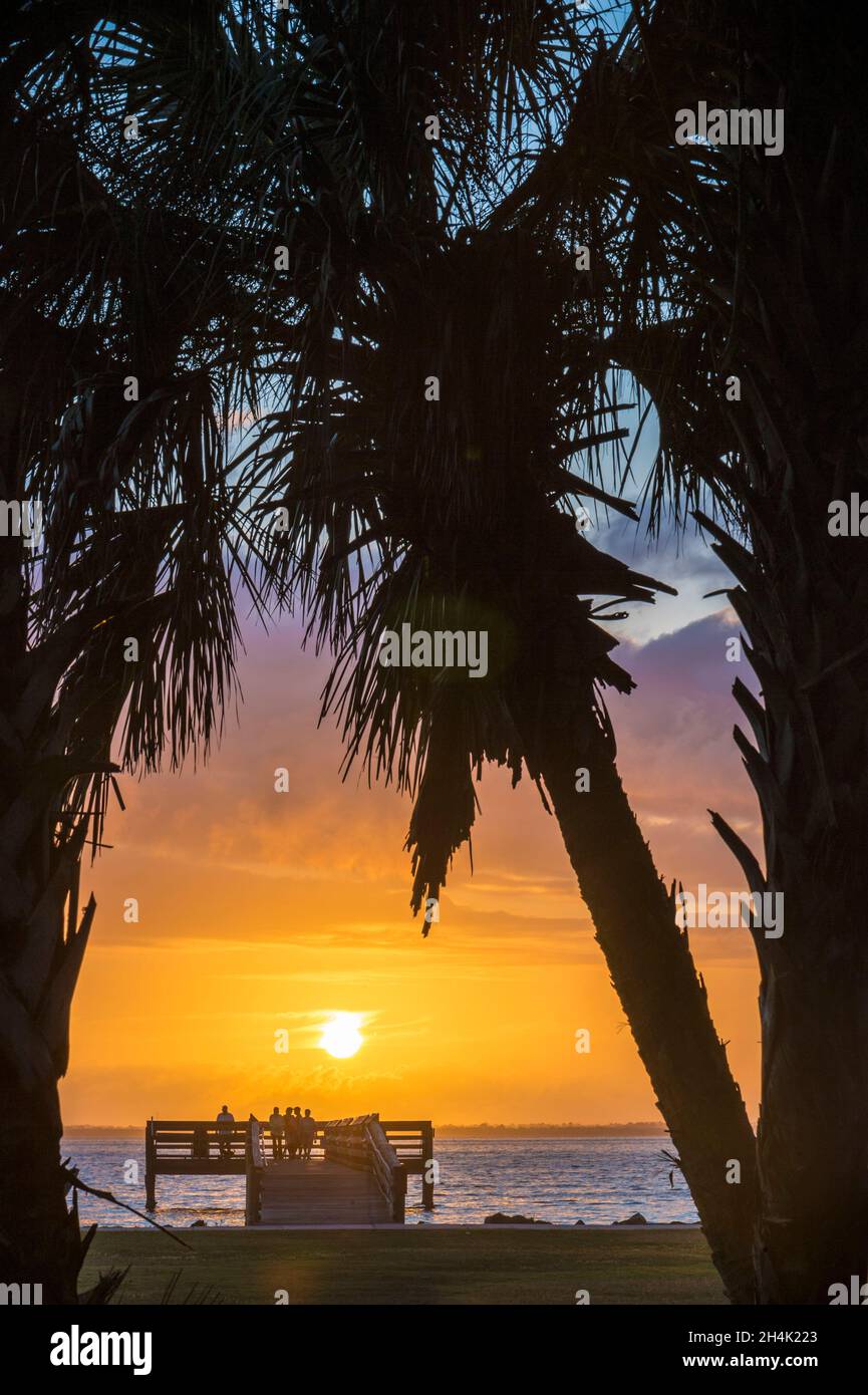 USA, Florida, Orlando, Cape Canaveral, Sonnenuntergang über dem Kennedy Space Center Stockfoto