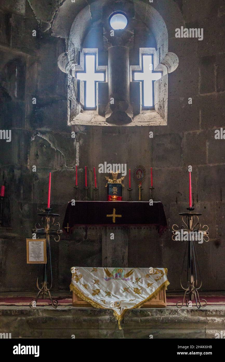 TATEV, ARMENIEN - 8. JULI 2017: Innenraum der Kirche im Kloster Tatev, Armenien Stockfoto