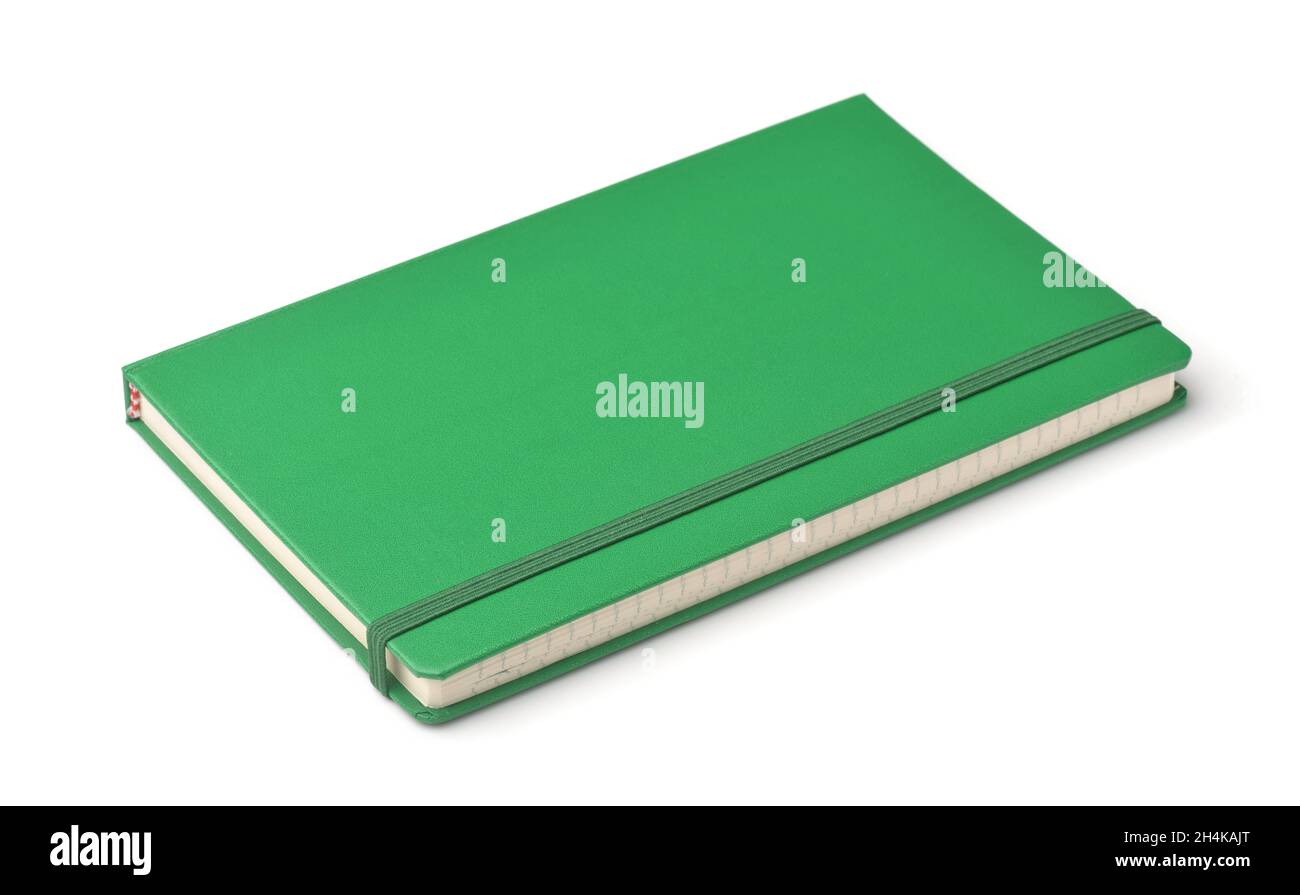 Grünes, unbeschriftete Hardcover-Notebook isoliert auf Weiß Stockfoto