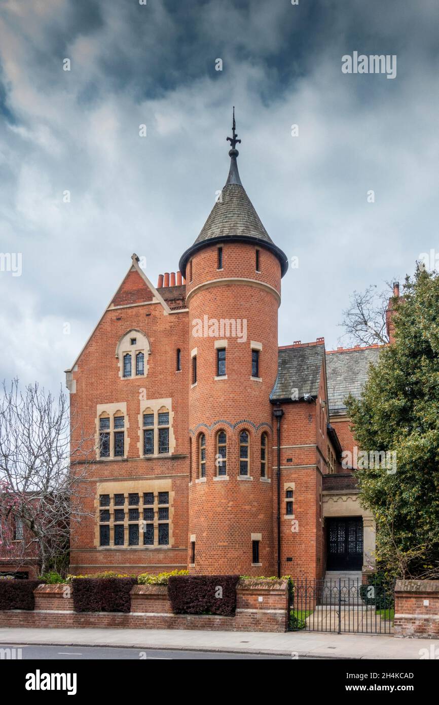 The Tower House, 29 Melbury Road, Holland Park, Kensington, London, Erbaut vom Architekten William Burges aus dem 19. Jahrhundert und heute im Besitz von Jimmy Page Stockfoto