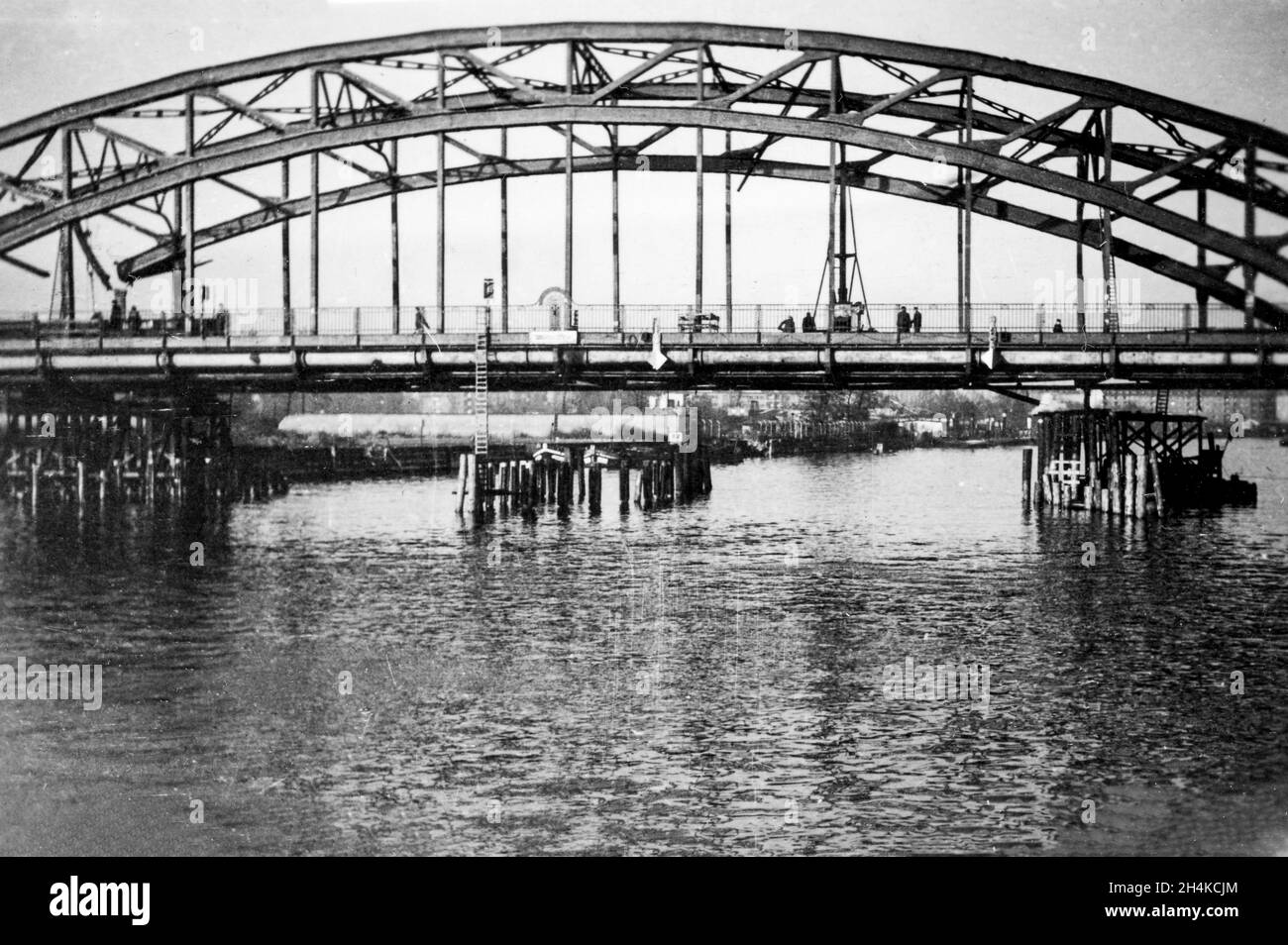Die Schulenburgbrücke, Spandau, Berlin 1946 Stockfoto