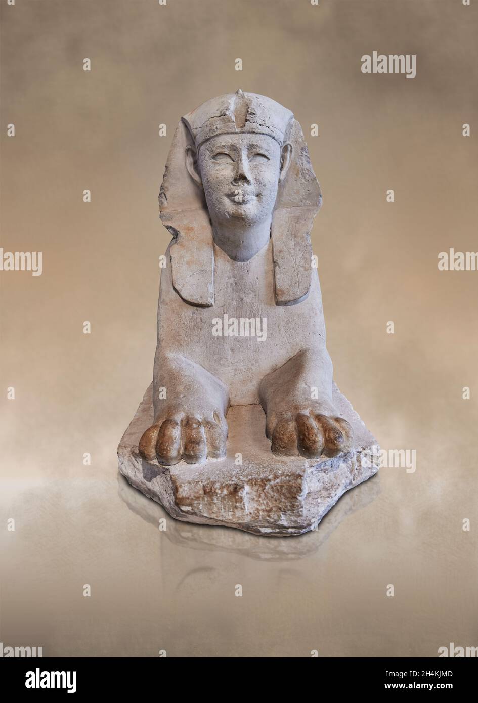 Ägyptische Statue Skulptur eines der sechs königlichen Sphinxes, die die Zufahrt zum Serapeum von Saqqara, 4.-3. Jh. v. Chr., Ptolema säumten Stockfoto