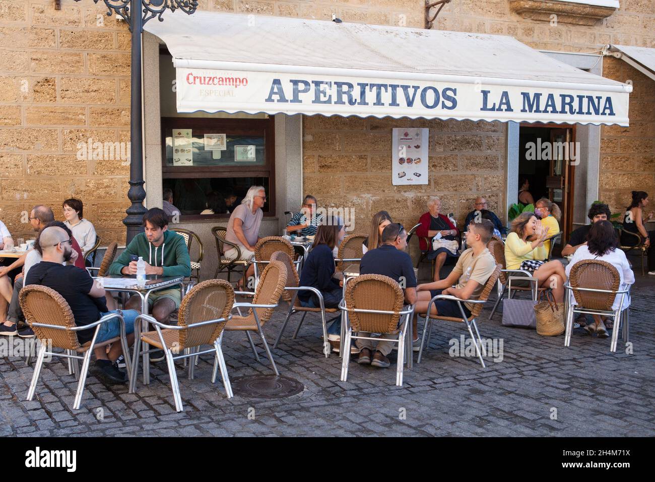 Aperitivos La Marina Tapas-Bar & Restaurant in Cadi Stockfoto