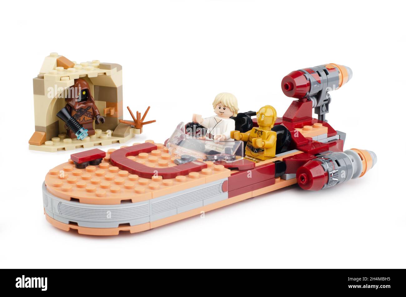 Samara, Russland - 7. Juni 2021: LEGO Star Wars - Luke Skywalkers Landspeeder. Berühmte Figuren aus dem Star Wars-Kino-Universum. Stockfoto