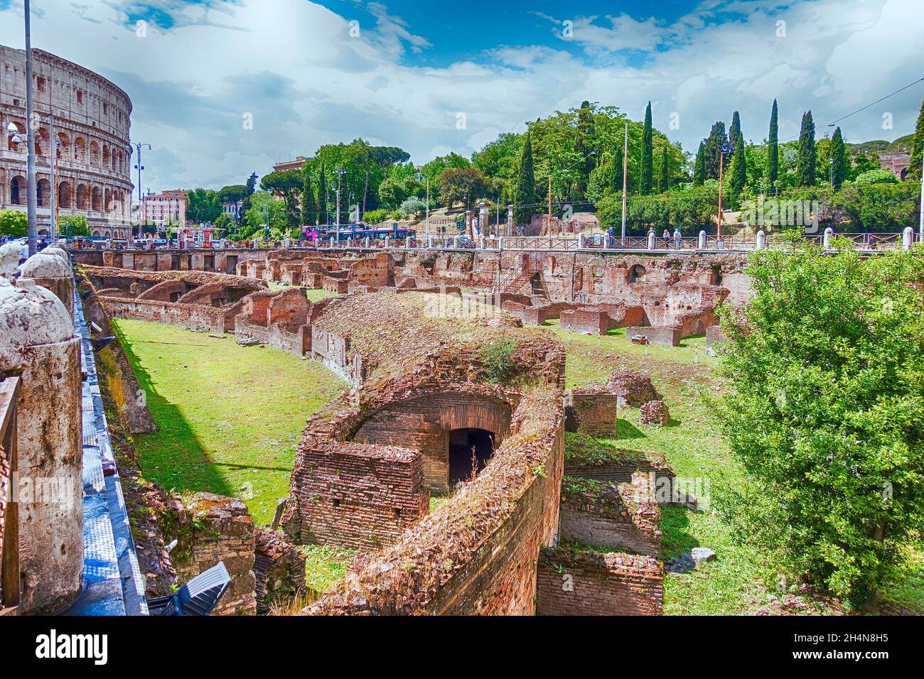 Ludus Magnus, Ruinen der alten Gladiatorenschule in der Nähe des Kolosseums in Rom, Italien Stockfoto