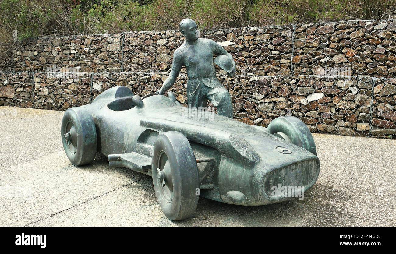 Skulptur von Juan Manuel Fangio auf der Rennstrecke von Barcelona Catalonia in Montmelo, Katalonien, Spanien Stockfoto