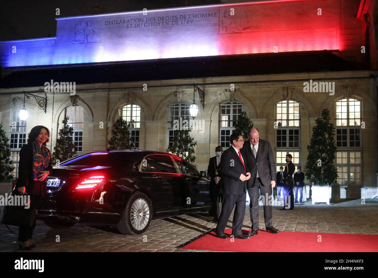 Premierminister Jean Castex trifft sich am 3. November 2021 in Paris mit seinem vietnamesischen Amtskollegen Pham Minh Chinh im Hotel de Matignon. Foto von Stephane Lemouton/Pool/ABACAPRESS.COM Stockfoto