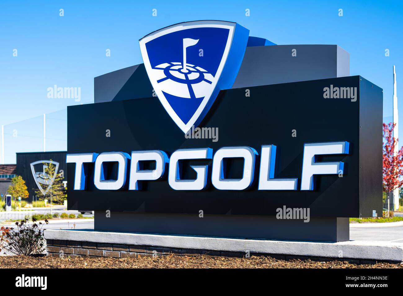 Topgolf Atlanta-Buford ist eine moderne mehrstufige Driving Range-Anlage für Golfer in der Gegend von Metro Atlanta, Georgia. (USA) Stockfoto