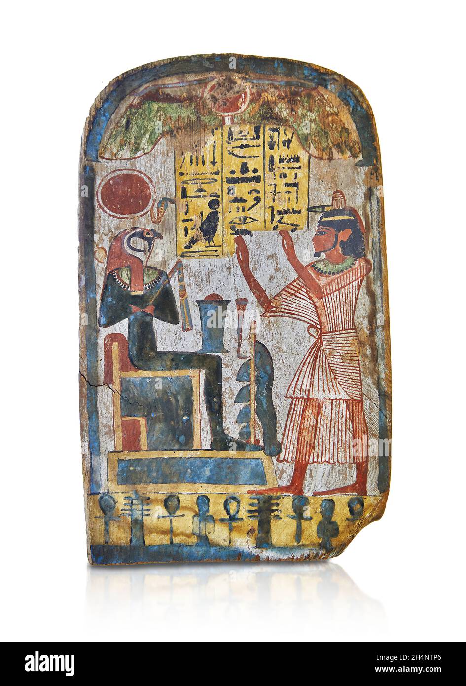 Alte ägyptische Stele eines Priesters, der Re Horakht anbetet, 944-735 v. Chr., 22. Dynastie. Louvre Museum E 5789, Anbetungsszene; Mann (stehender, geflisster Skir Stockfoto