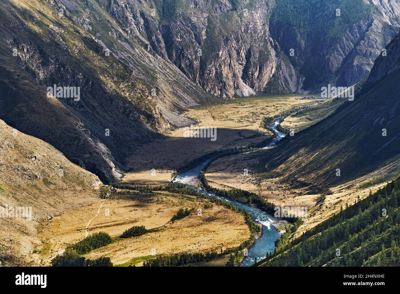 Chulyshman-Schlucht, Blick vom Katu-Yaryk-Pass in den Altai-Bergen, Sibirien, Russland Stockfoto