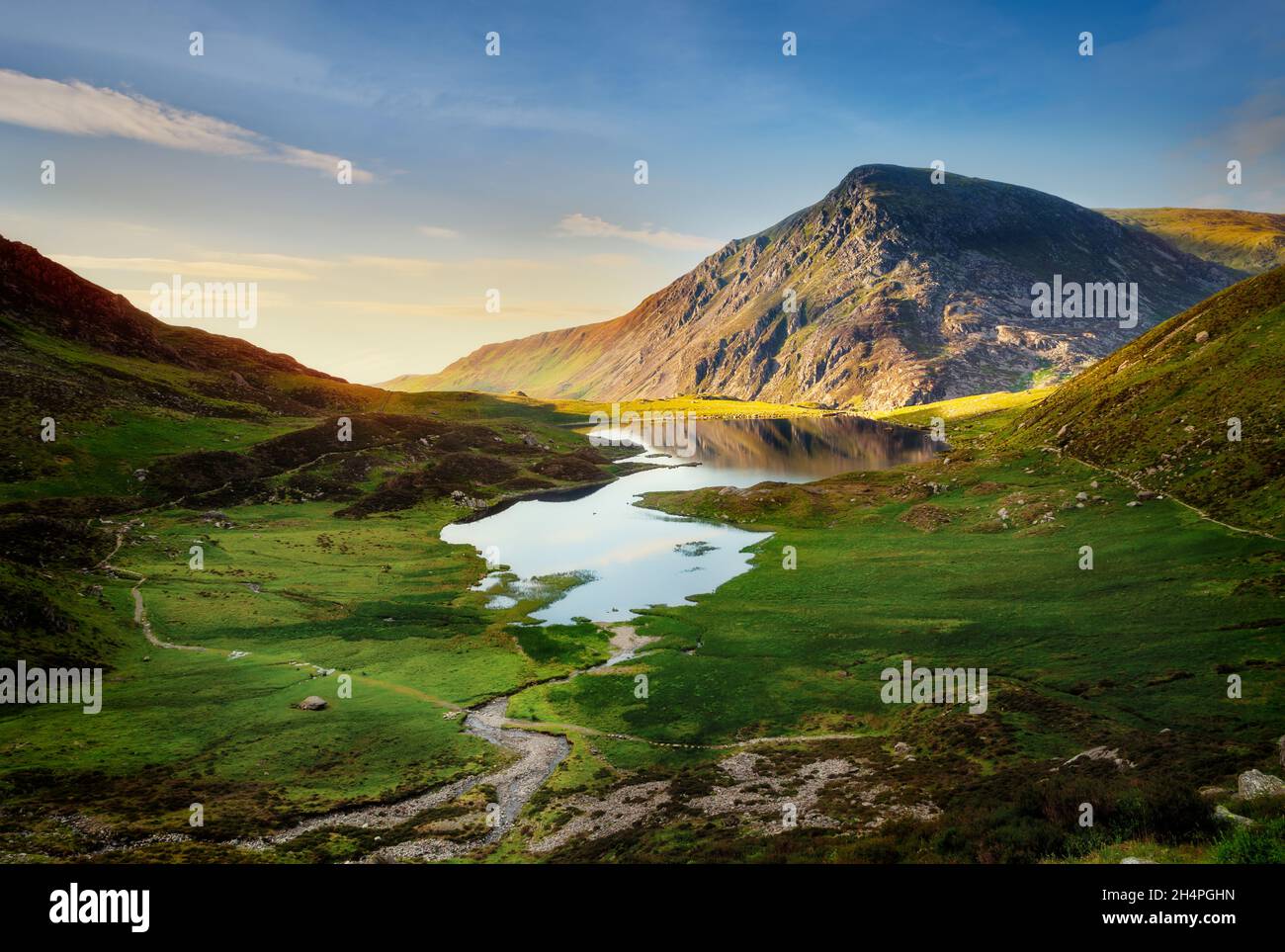 Pen yr Ole Wen und Llyn Idwal aus Devil's Küche bei Sonnenuntergang, Nordwales Stockfoto