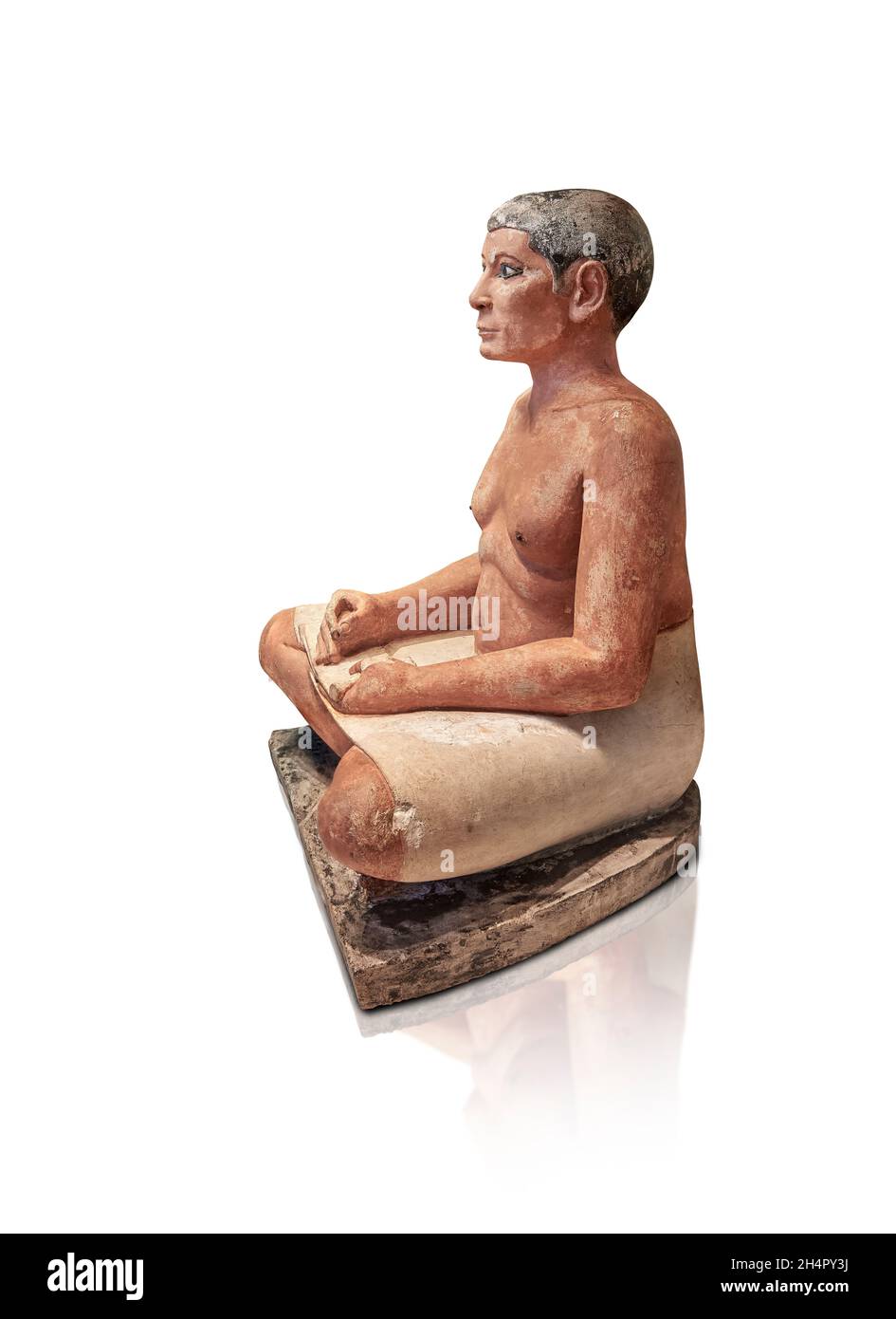 Alte ägyptische sitzende Schreiber Statue Skulptur, 2600-2350, 4. Oder 5. Dynastie. Louvre Museum Inv. E3023 oder N 2290. Der Schreiber sitzt gekreuzt Stockfoto