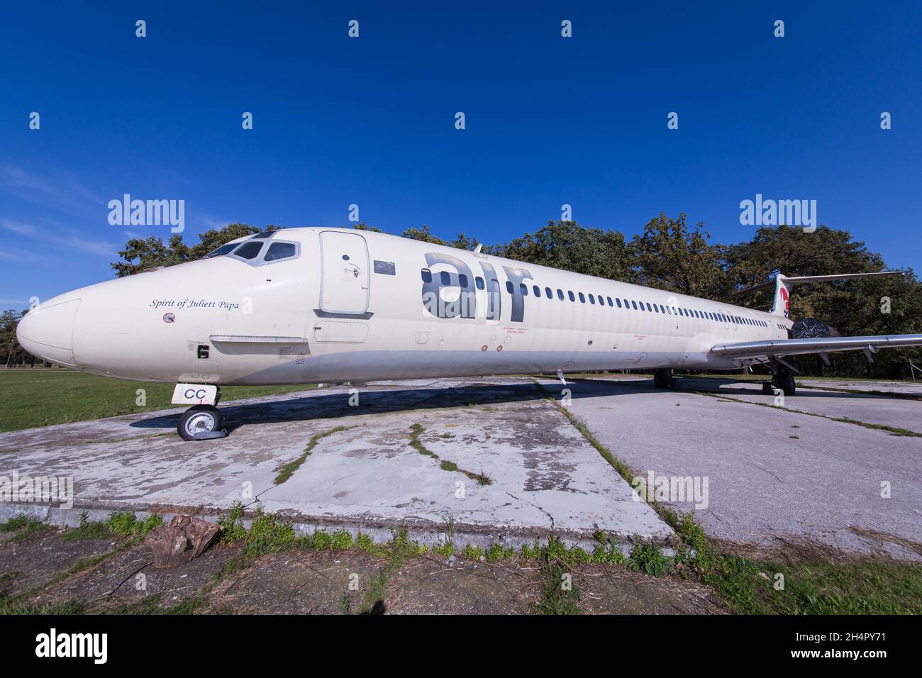 MARIBOR, SLOWENIEN - 23. Oktober 2020: Flugzeug der Air MD83 wurde in Maribor in Slowenien gelagert Stockfoto