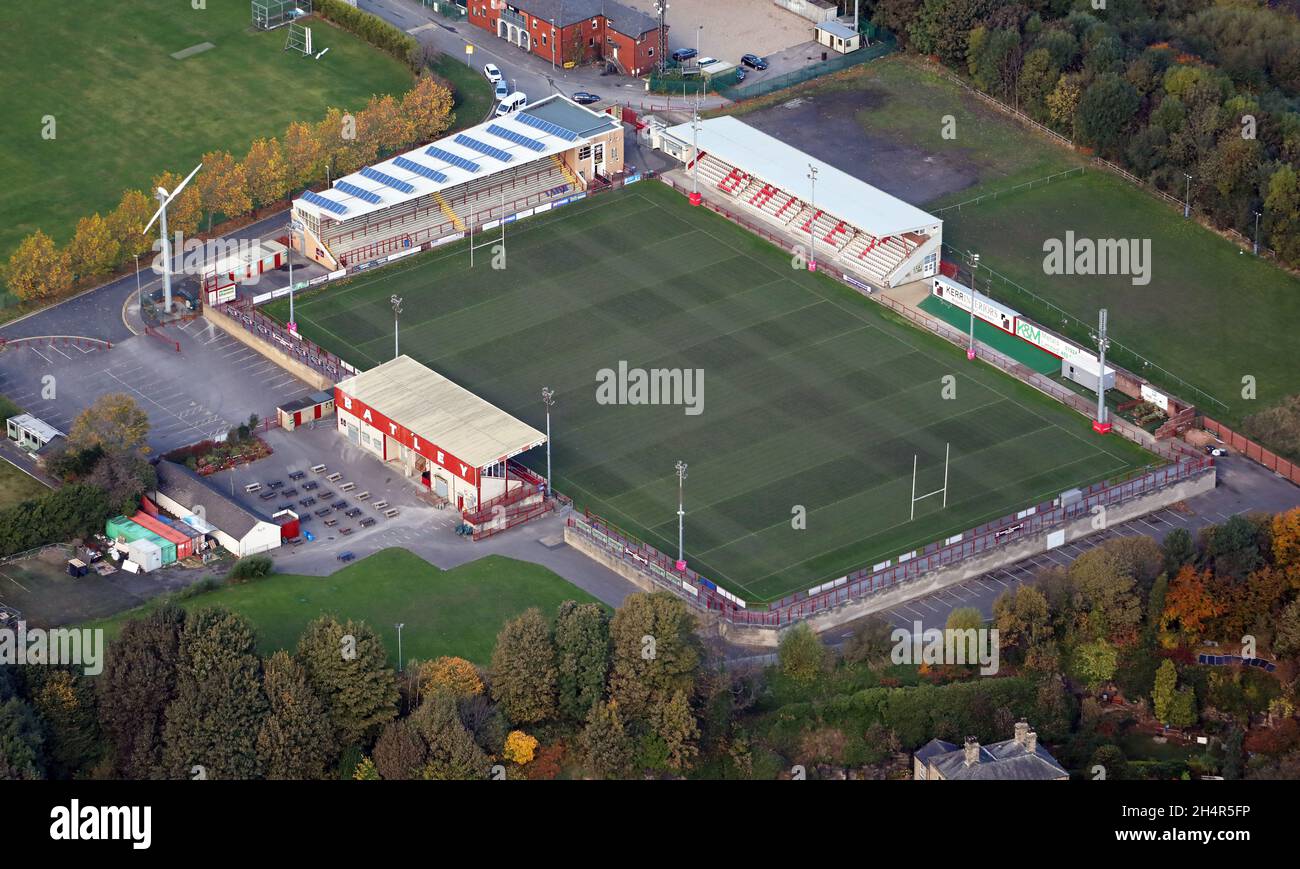 Luftaufnahme des Fox's Biscuits Stadium, Heimstadion von Batley Bulldogs RLFC, Rugby Ground, West Yorkshire Stockfoto