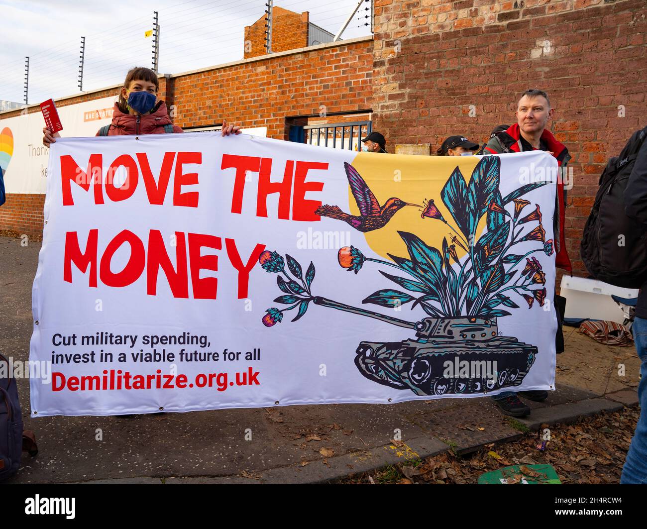 Glasgow, Schottland, Großbritannien. November 2021. Am 5. Tag der UN-Klimakonferenz in Glasgow fand eine Demonstration der Extinction Rebellion-Protestgruppe vor dem BAE Systems-Hof in Govan statt. Sie protestierten gegen den britischen Waffenhandel. Iain Masterton/Alamy Live News. Stockfoto