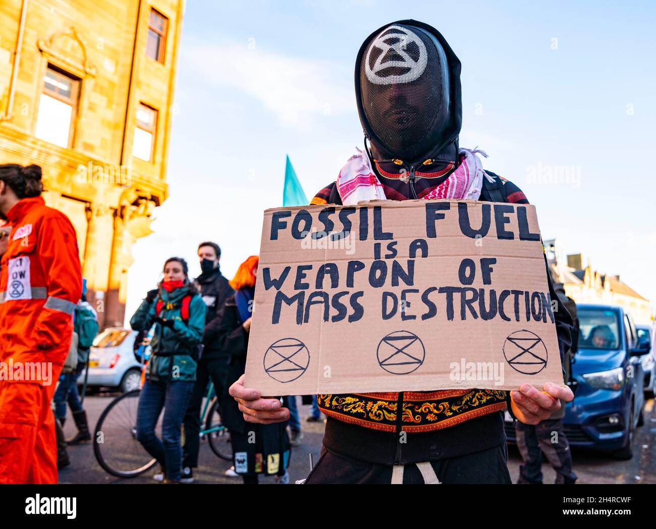 Glasgow, Schottland, Großbritannien. November 2021. Am 5. Tag der UN-Klimakonferenz in Glasgow fand eine Demonstration der Extinction Rebellion-Protestgruppe vor dem BAE Systems-Hof in Govan statt. Sie protestierten gegen den britischen Waffenhandel. Iain Masterton/Alamy Live News. Stockfoto