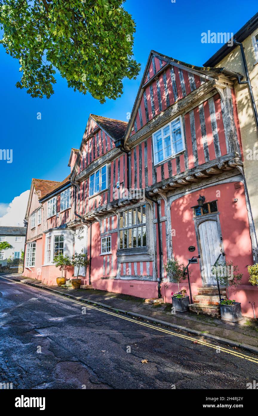 Dieses mittelalterliche Fachwerkgebäude ist die Schule, die der Künstler John Constable im Dorf Levenham in der englischen Grafschaft Suffolk besucht hat Stockfoto