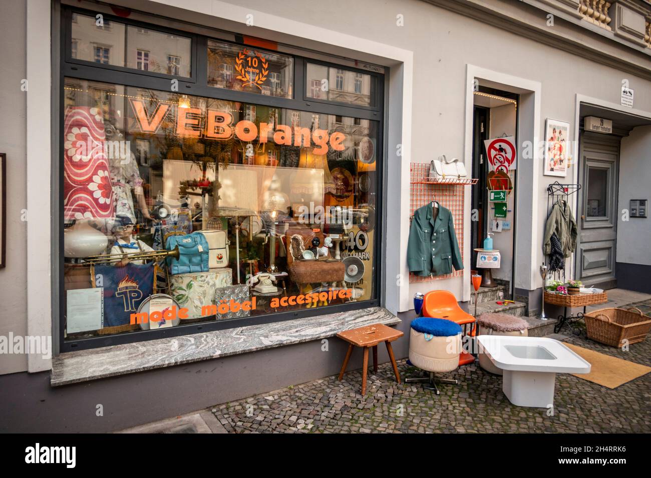 VEB Orange, Verkauf von Highlights aus den 60ern und 70ern Jahren, DDR Souvenir Shop, Prenzlauer Berg, Berlin Stockfoto