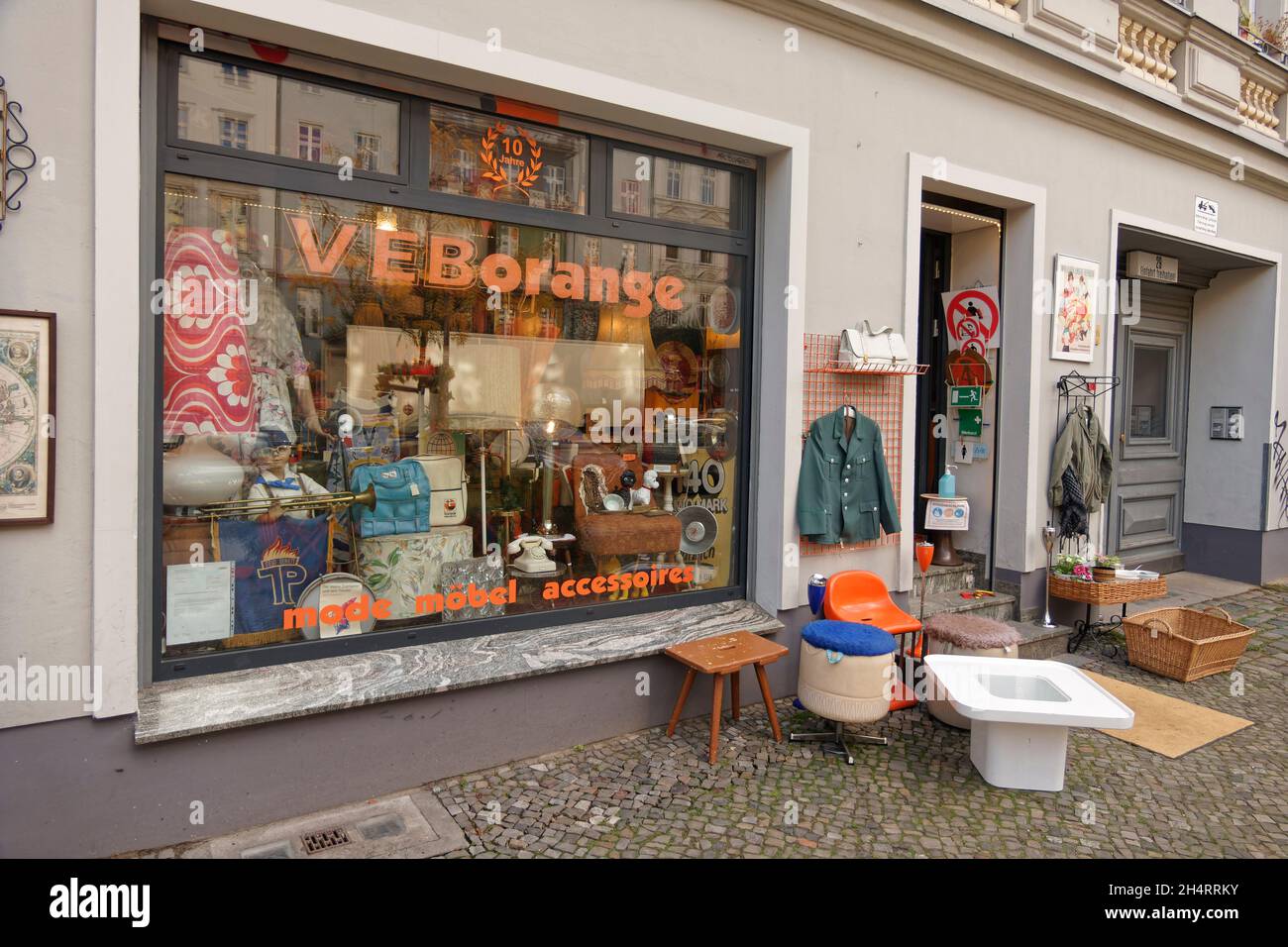 VEB orange Nostalgie Shop 60th 70th, DDR Souvenirs Stockfoto