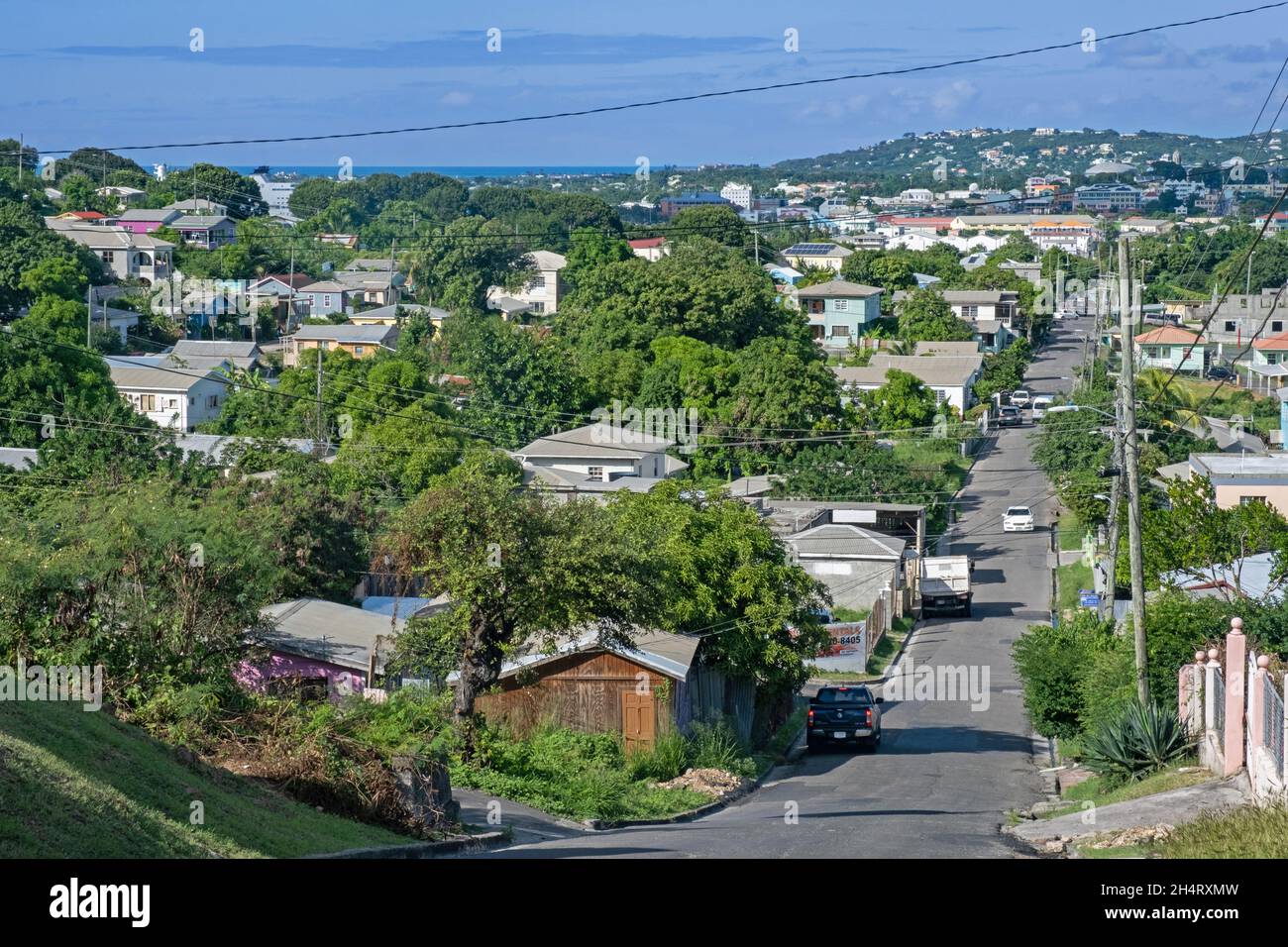 Blick auf St. John's, die Hauptstadt von Antigua und Barbuda, die Kleinen Antillen, Teil der Westindischen Inseln im Karibischen Meer Stockfoto