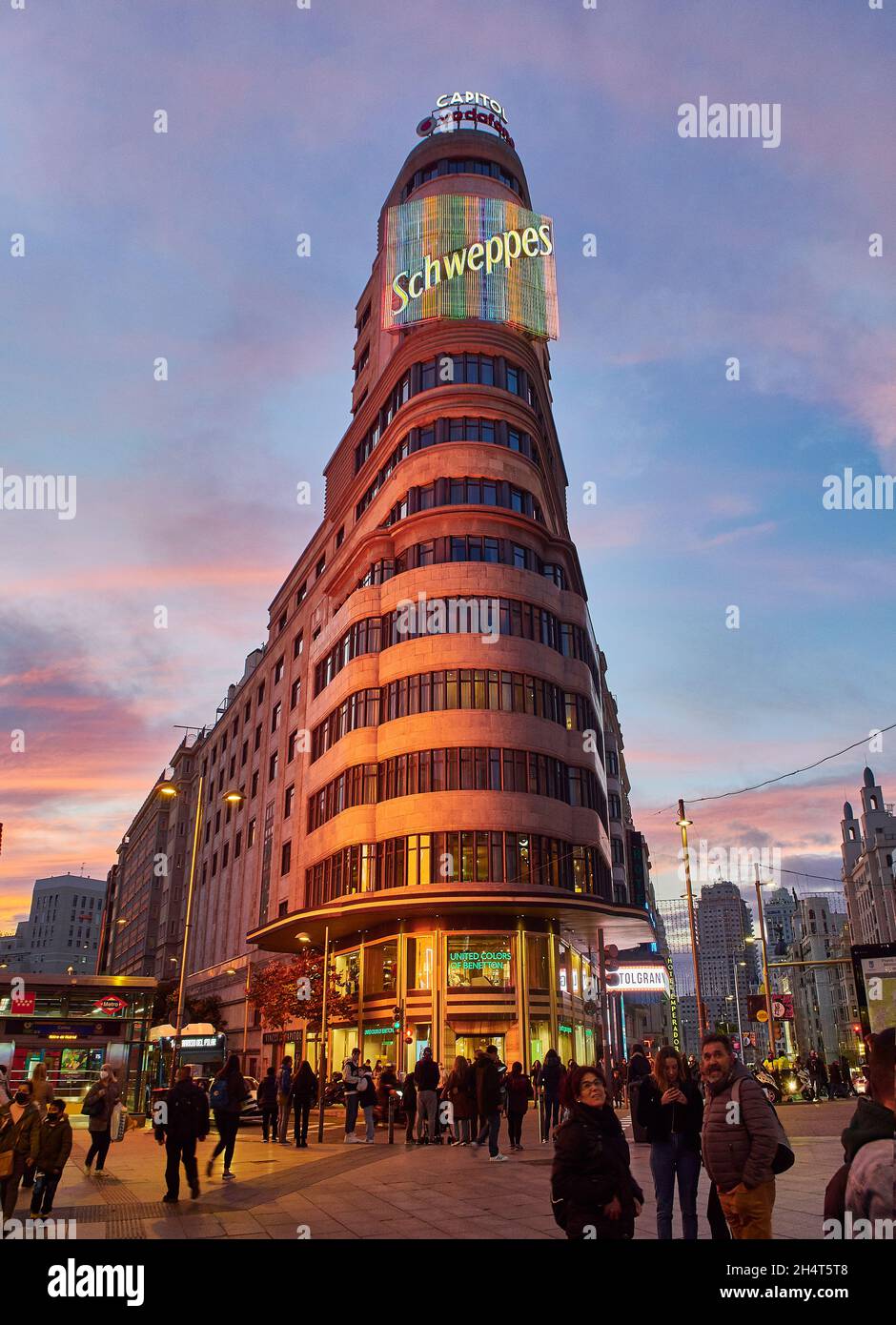 Callo-Platz mit dem Carrion-Gebäude im Hintergrund. Madrid, Spanien. Stockfoto