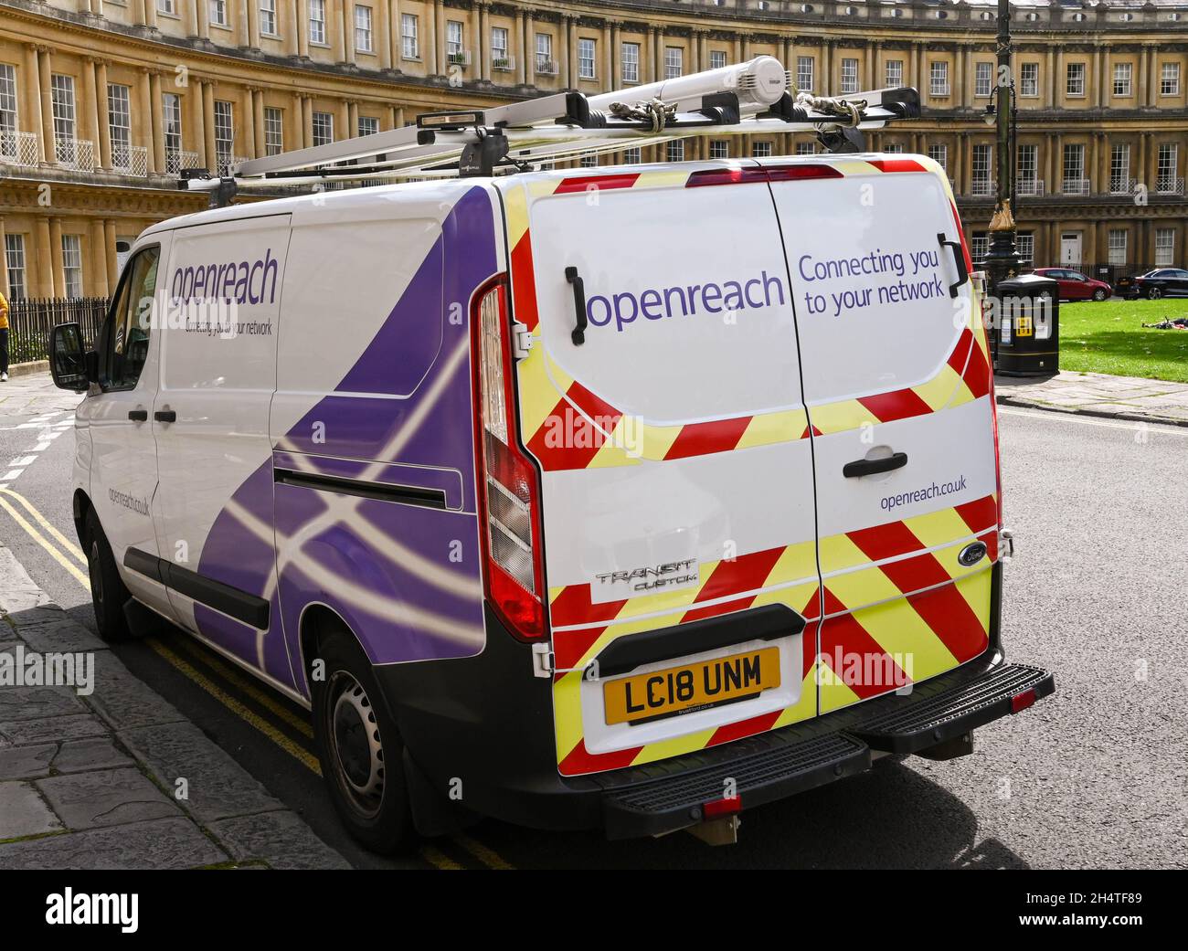 Bath, England - 2021. August: Der Van wurde von einem Ingenieur der Telefongesellschaft BT OpenReach benutzt und parkte auf einer Straße in der Nähe des Stadtzentrums von Bath Stockfoto