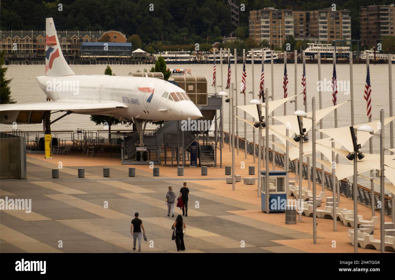 Concorde-Flugzeug auf dem Oberdeck des Intrepid-Museums in Manhattan NYC Stockfoto