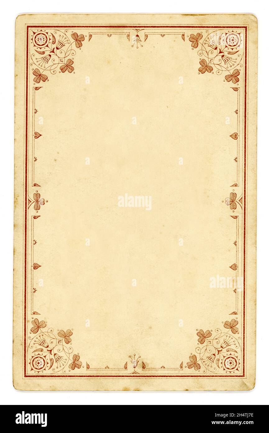 Rückseite der originalen, sepiafarbenen viktorianischen Kabinettkarte mit typisch viktorianischer Bordüre und Kleeblättern. Aus dem Studio von D. & W. Prophet, Dundee, Schottland, Großbritannien um 1898 Stockfoto