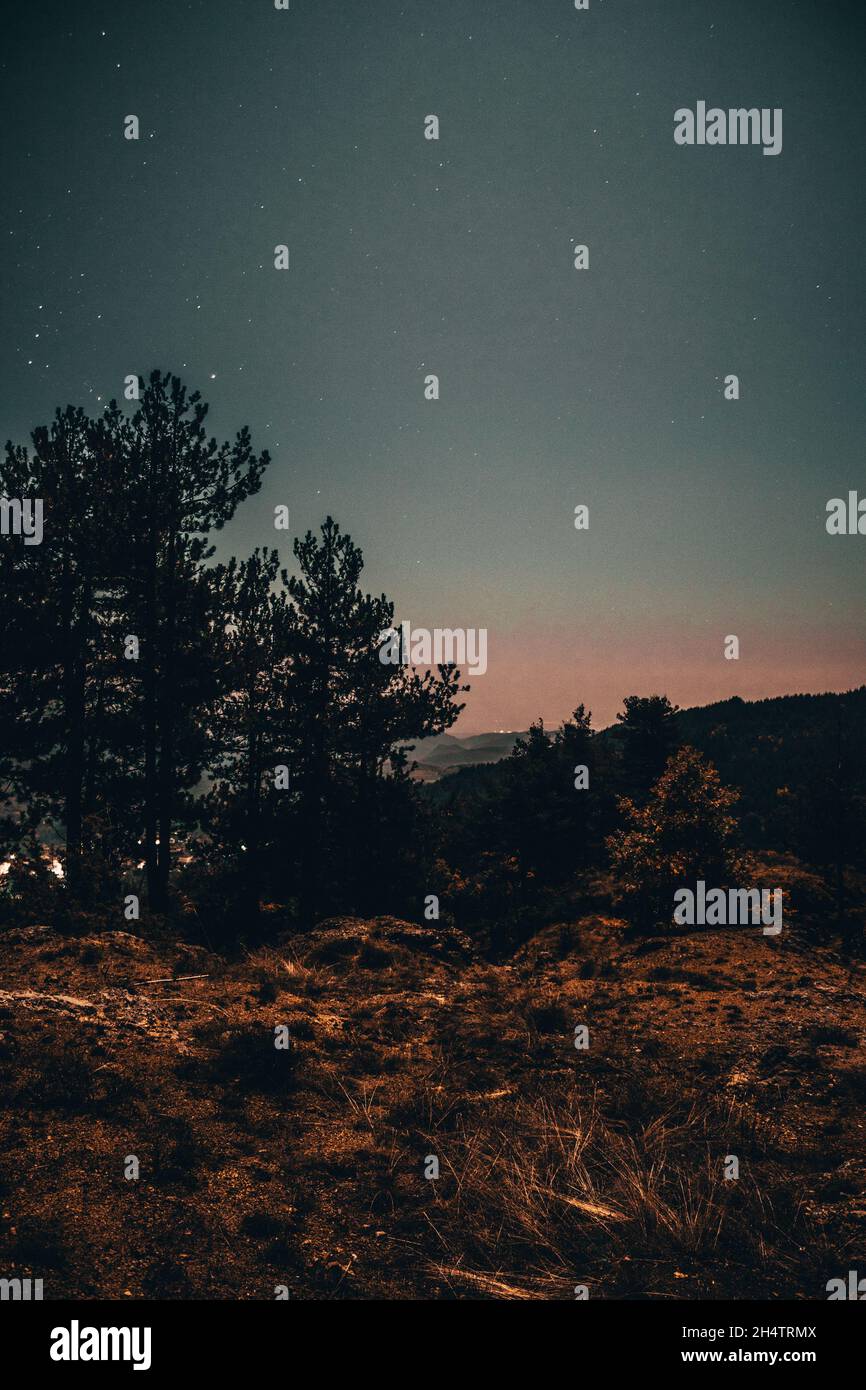 Nachtaufnahmen auf dem Berg. Stockfoto