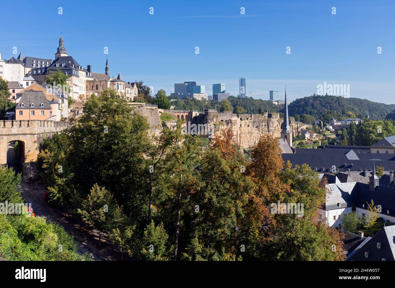 Europa, Luxemburg, Luxemburg-Stadt, Blick auf die Hochstadt mit Blick auf Casemates du Bock vom Chemin de la Corniche Stockfoto