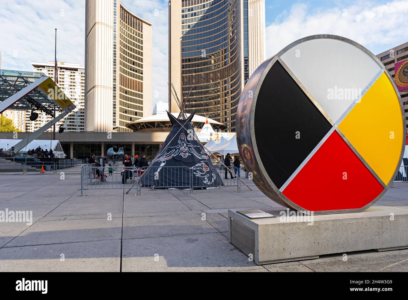 Medicine Wheel, Nathan Phillips Square, das Treffen des indigenen Vermächtnisses, das am 4. November 2021 auf dem Nathan Phillips Square in Toronto stattfand Stockfoto