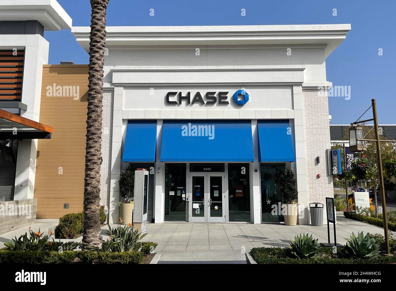Eine Chase Bank Niederlassung im 2nd und PCH Einkaufszentrum, Donnerstag, 4. November 2021, in Long Beach, Kalif. Stockfoto