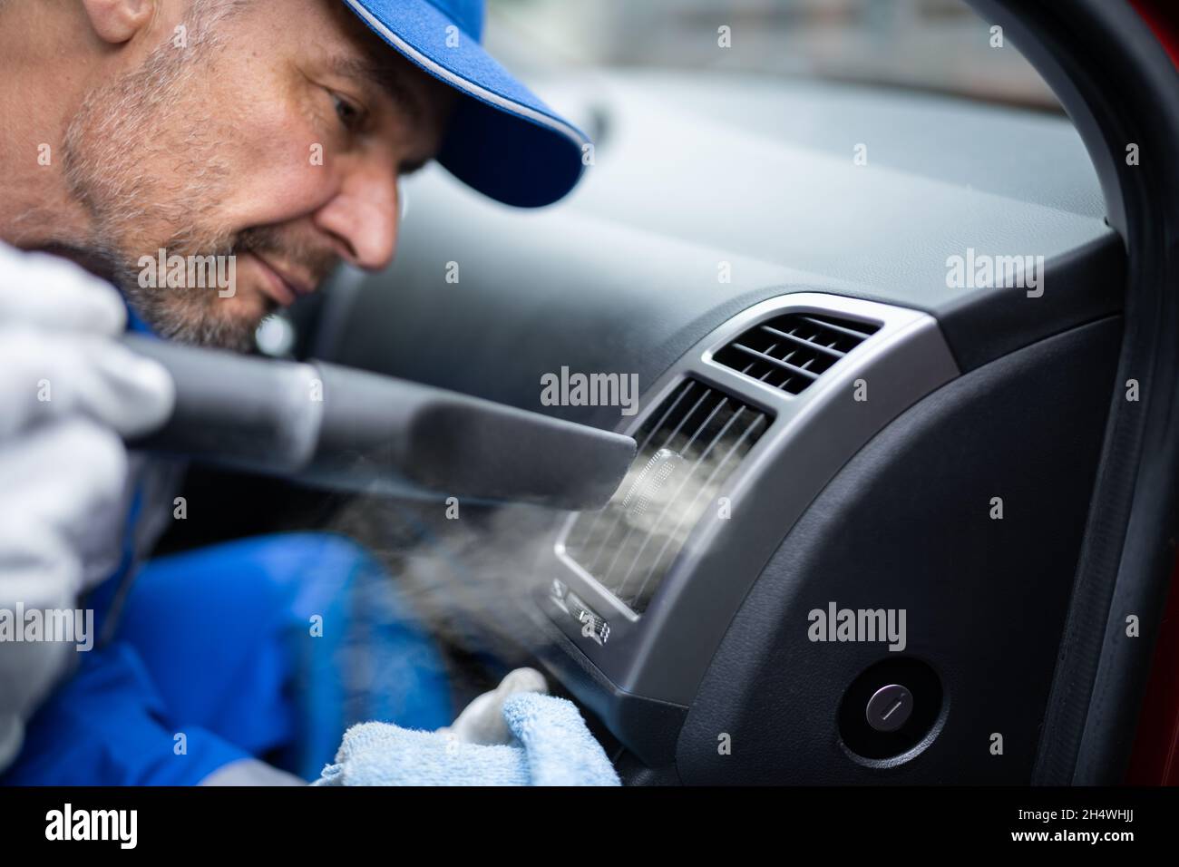 Auto Klimaanlage Service. AC-Reinigungsgeräte Stockfoto