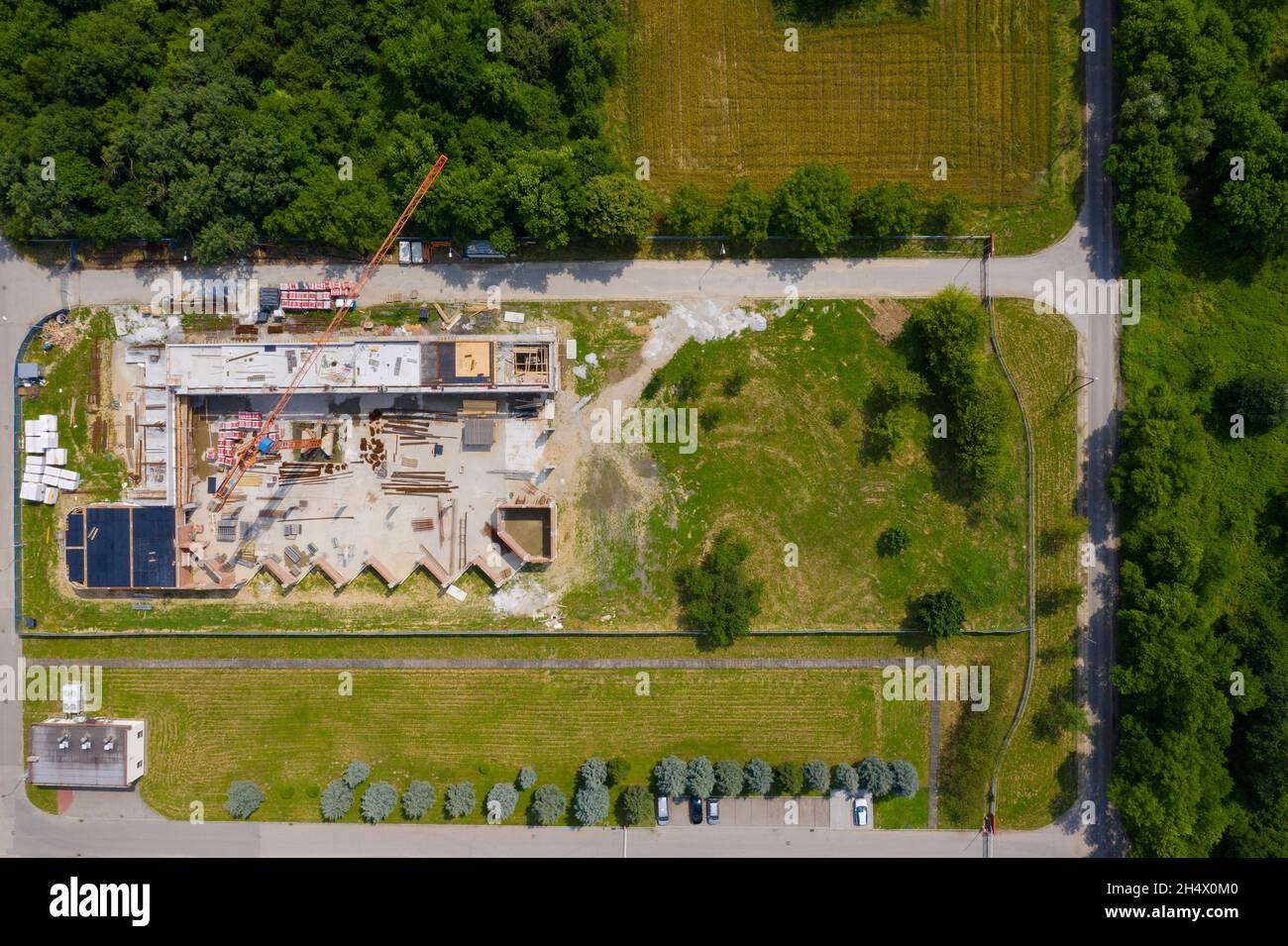 Ländliche Hausbaustelle, Drohnenantenne Draufsicht Stockfoto