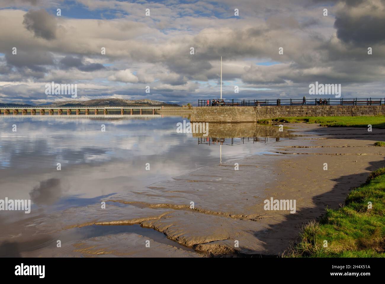 Das Viadukt über die Flussmündung des Kent bei Arnside in South Cumbria Stockfoto