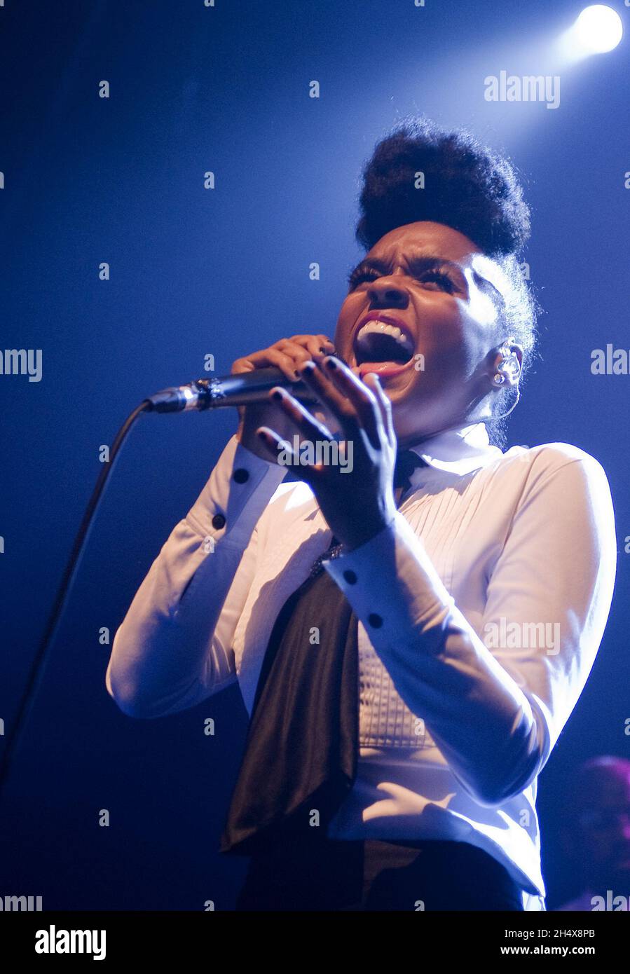 Janelle Monae live im Konzert im HMV Institute in Birmingham. Stockfoto