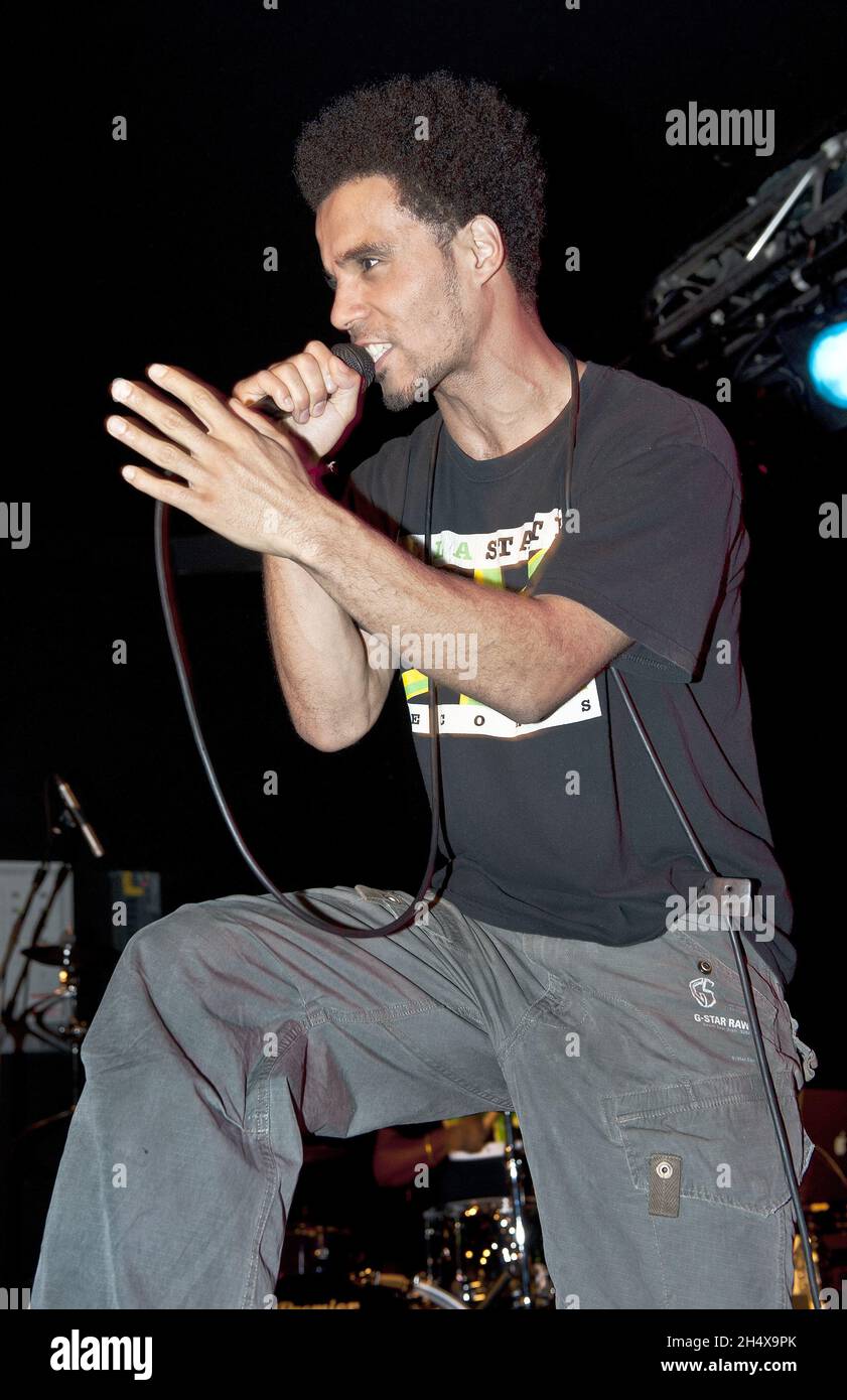 Kingslee James Daley, auch bekannt als Akala, live in einem Konzert an der Academy 3 02 in Birmingham. Stockfoto