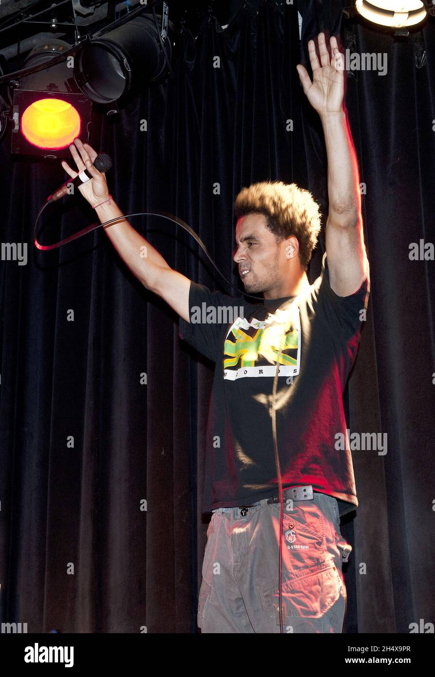 Kingslee James Daley, auch bekannt als Akala, live in einem Konzert an der Academy 3 02 in Birmingham. Stockfoto