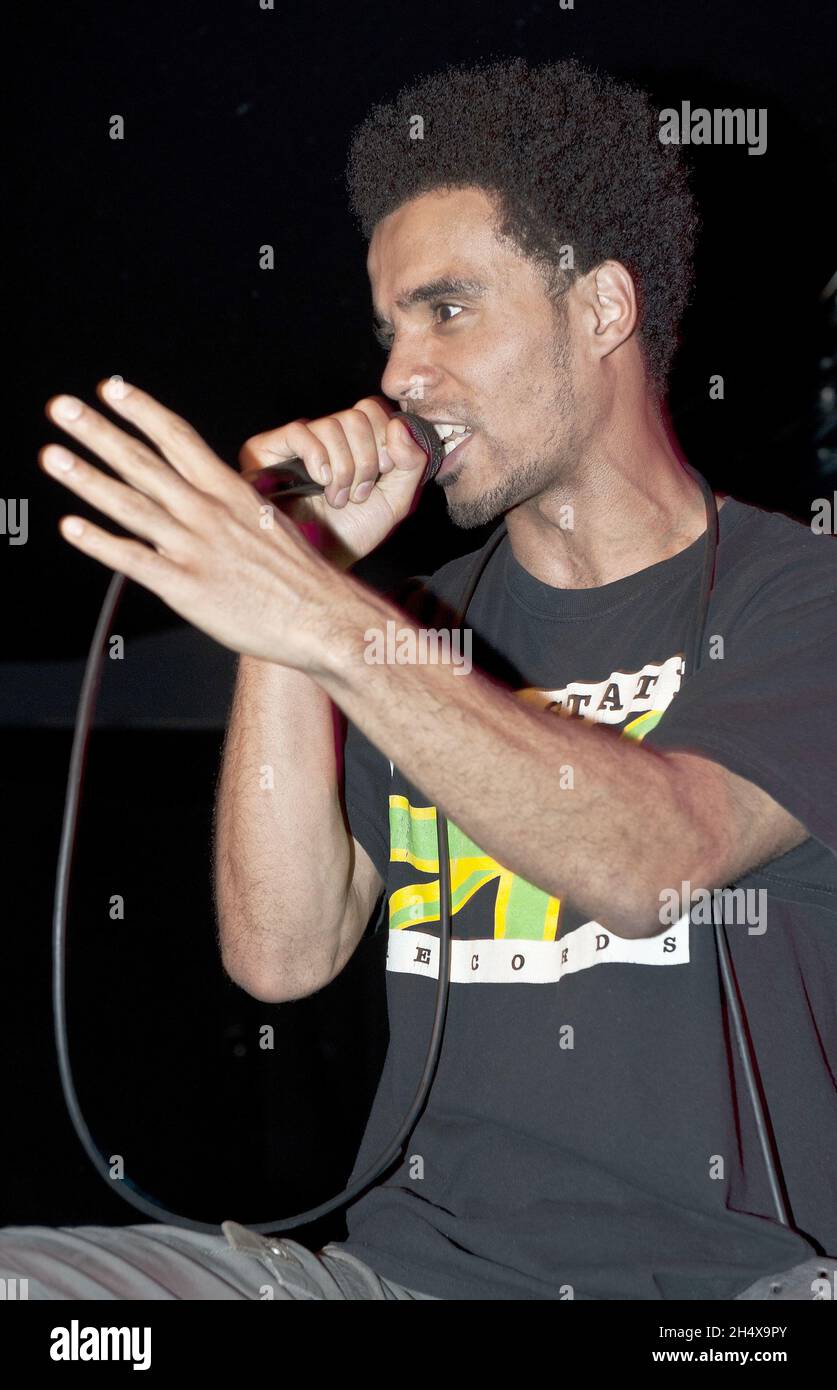 Kingslee James Daley, auch bekannt als Akala, live in einem Konzert an der Academy 3 02 in Birmingham. Stockfoto
