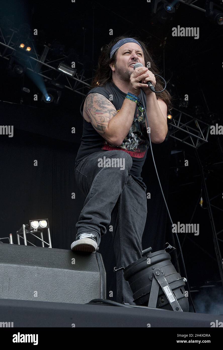 Tony Foresta von Municipal Waste tritt am 1. Tag beim Bloodstock Open Air Festival 2013 in der Catton Hall am 10. August 2013 auf. Stockfoto