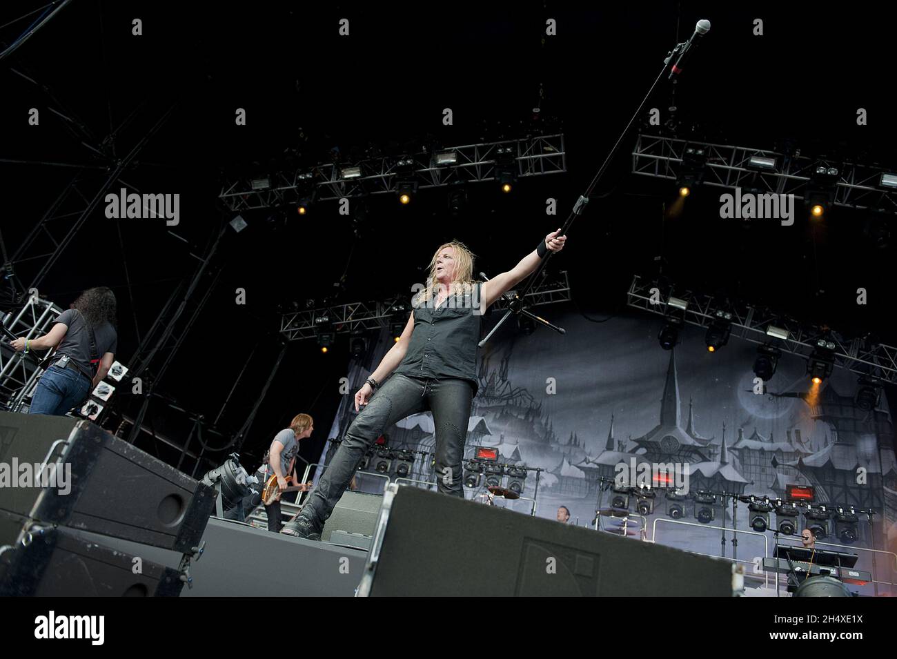 Ronnie Atkins von Avantasia tritt am 2. Tag beim Bloodstock Open Air Festival 2013 in der Catton Hall am 10. August 2013 auf der Bühne auf. Stockfoto